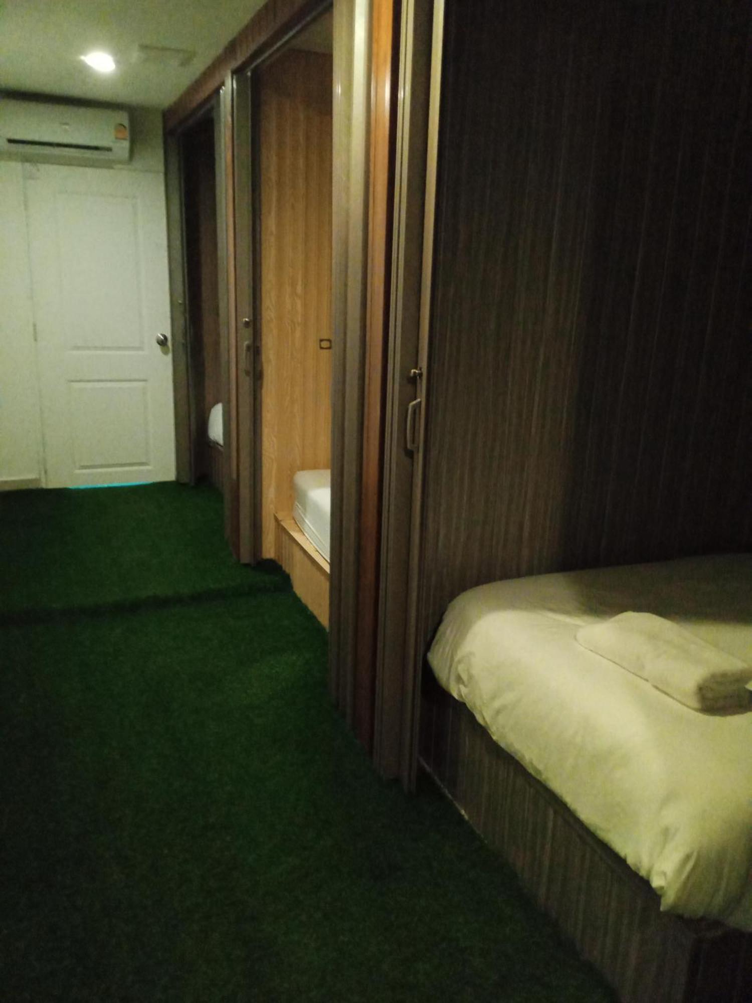 Capsule hotel High Class 420 Pattaya